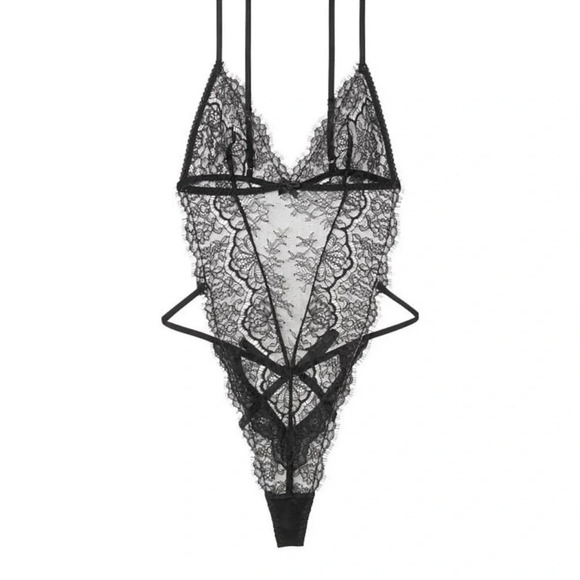 Victoria’s  Secret Unlined Corded Lace Teddy bodysuit size L - Picture 3 of 7